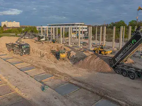 RAHN Erdbau Gewerbe-Großprojekt Mannheim — Luftaufnahme Baustelle